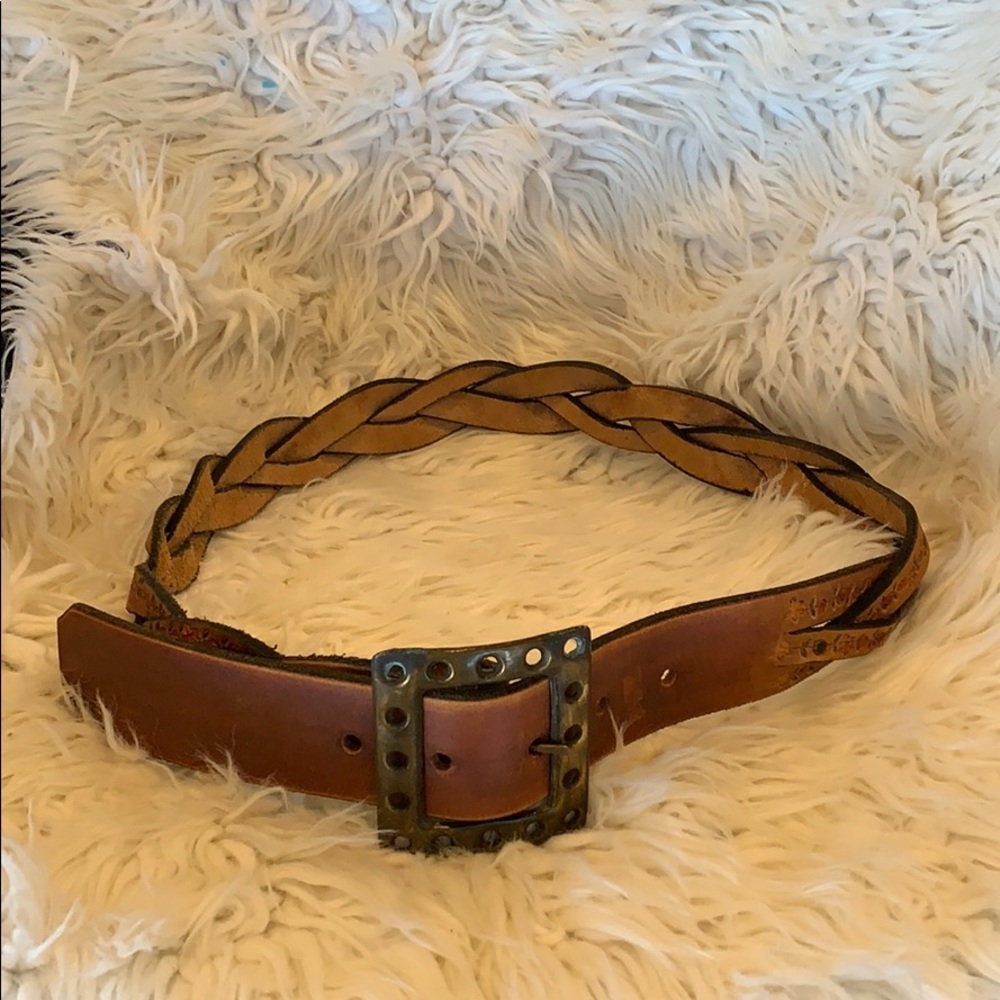 Vintage 70s Leather Woven Rose Tooled Belt